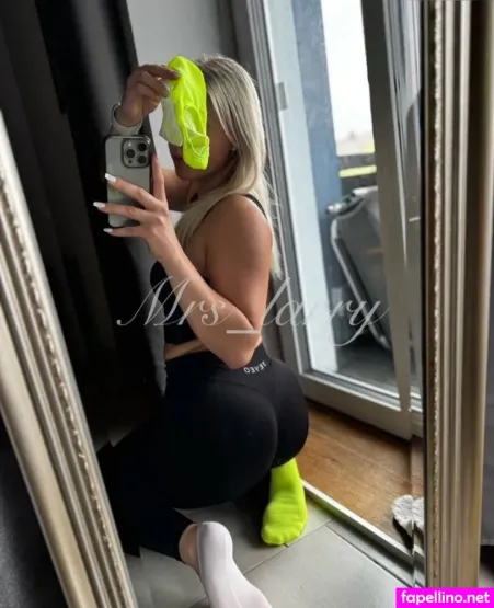 Mrs Larry OnlyFans Thumbnail #AkUjX8AXfd