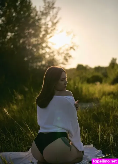 Mrs N OnlyFans Thumbnail #i4F6BWg2yO