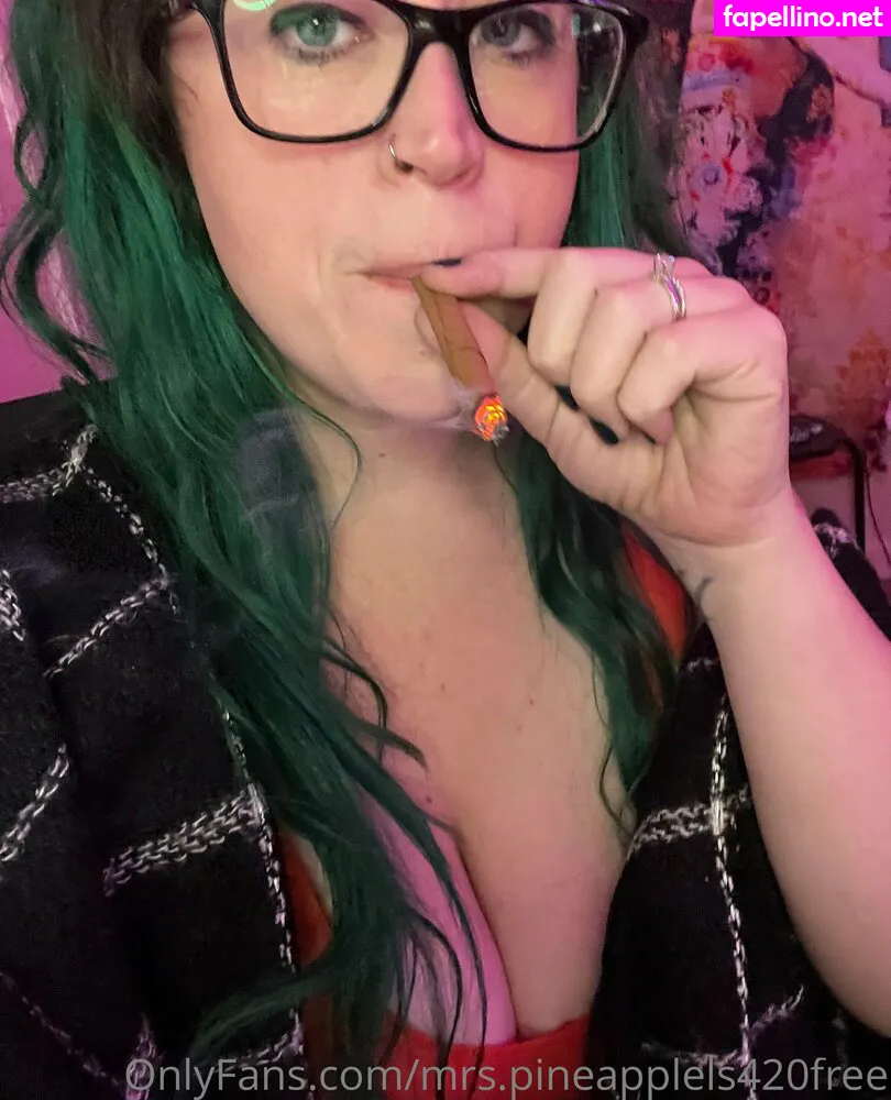 mrs.pineapplels420free, themrspineapple Nude Leaked OnlyFans Photo #zMeoxaKqJG
