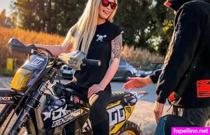 Mrs Querly OnlyFans Thumbnail #EynwnjATXw