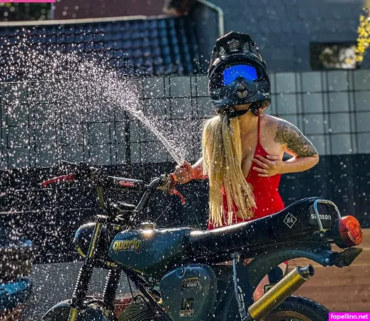 Mrs Querly OnlyFans Thumbnail #WBe3N4GXbJ