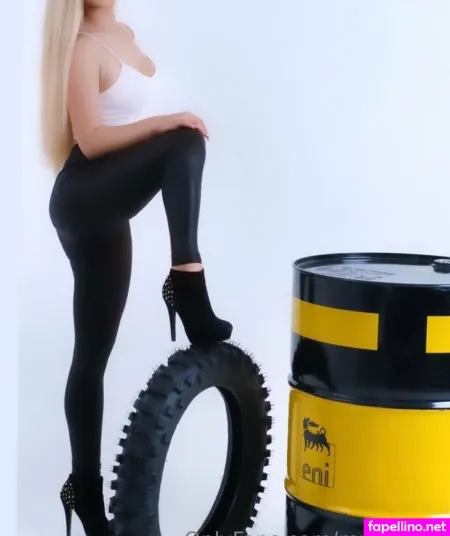 Mrs Querly OnlyFans Thumbnail #eWVYXdcPfs