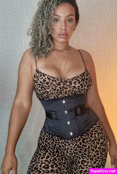 Mrs Sophie667 1 OnlyFans Thumbnail #NSLBzt8NU2