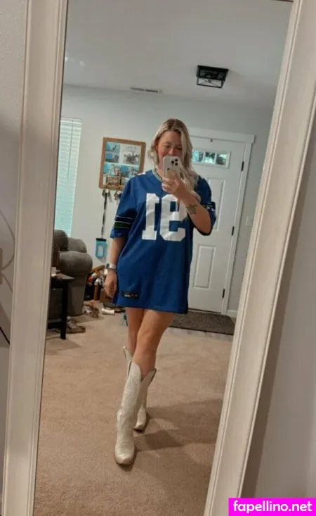 Mrsblondebrewer 12 OnlyFans Thumbnail #4nUidmfpe1