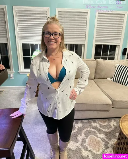 Mrselliebrooks OnlyFans Thumbnail #eNP07PDZZx