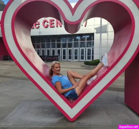 Mrsenglewood OnlyFans Thumbnail #Chy1KEOCR1