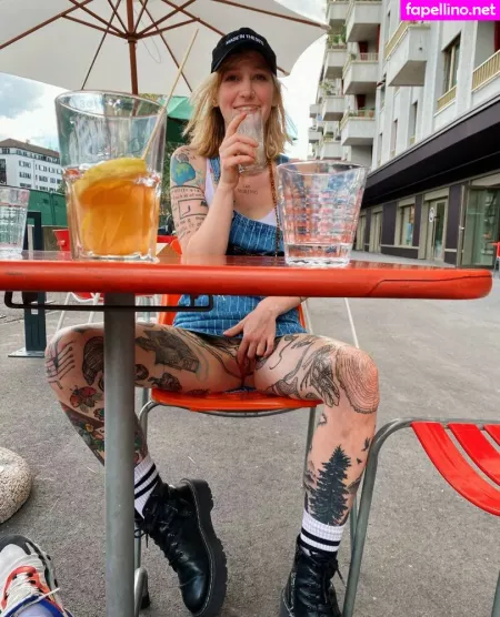 Mrsnice420 OnlyFans Thumbnail #2lYD9cDvum