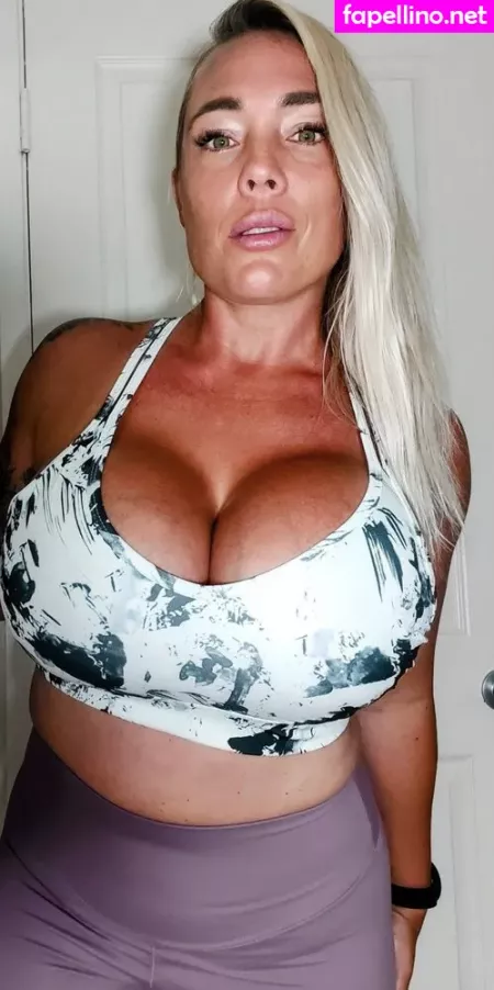 Mrspineapplegoddess 1 OnlyFans Thumbnail #xq8bDoFVsi