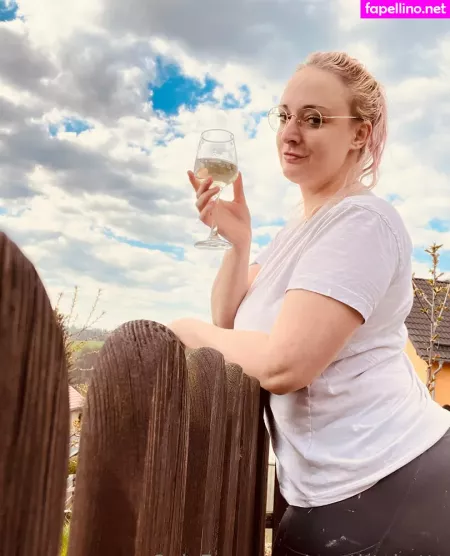 Mrstittykatty OnlyFans Thumbnail #9r1aJgVjWa