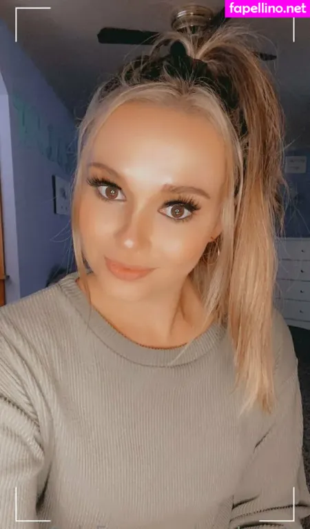 Mrstoes24 OnlyFans Thumbnail #2KVYZu050S