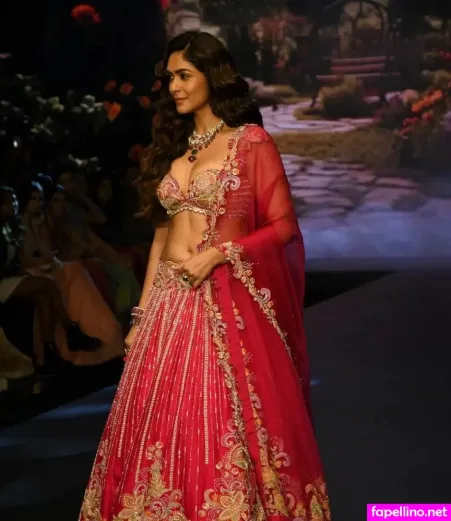 Mrunal Thakur OnlyFans Thumbnail #EPBuMc0NZW