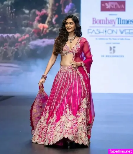 Mrunal Thakur OnlyFans Thumbnail #JdavSvPor4