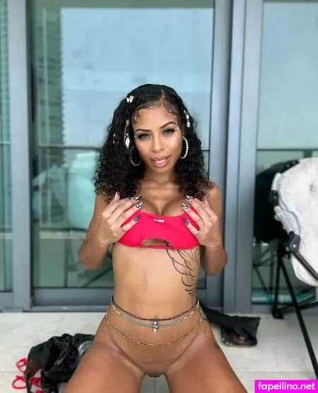 Mscherie Amour OnlyFans Thumbnail #5e1M8eKbsy