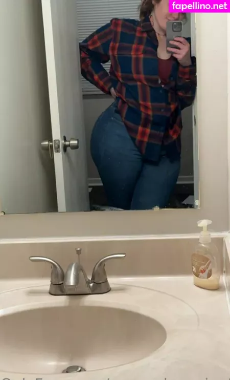 Msrosalynquinn555 OnlyFans Thumbnail #07xZx5wBpl