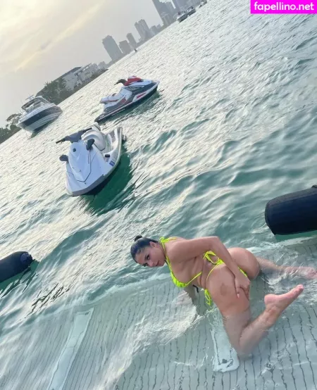 Msserenasantos OnlyFans Thumbnail #0ibDUGDYSx