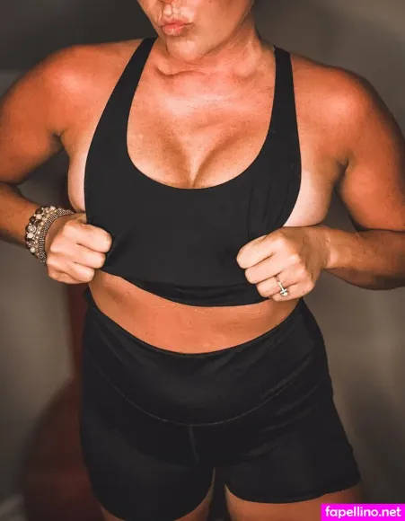 Msskiv1983 OnlyFans Thumbnail #NYiApGN9cQ