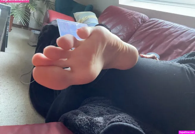 Mssweetfeet OnlyFans Thumbnail #Ajdt00OGTj