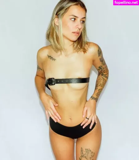 Munique Brum OnlyFans Thumbnail #7KJQe2uyKq