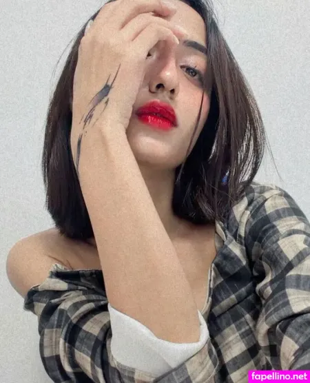Muqadas Ahmad OnlyFans Thumbnail #g2eniuHaco