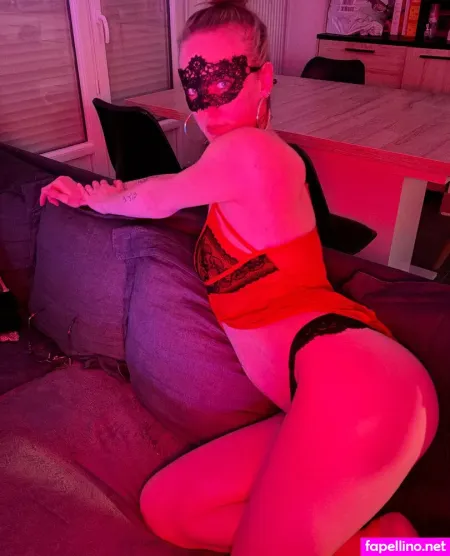 Murmuramour69 OnlyFans Thumbnail #0ixWOk3xnz