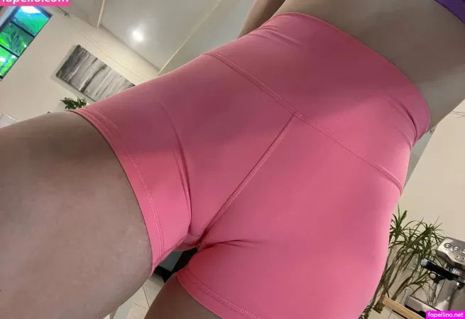 Muscle Mommie OnlyFans Thumbnail #BvzKWYTUPU