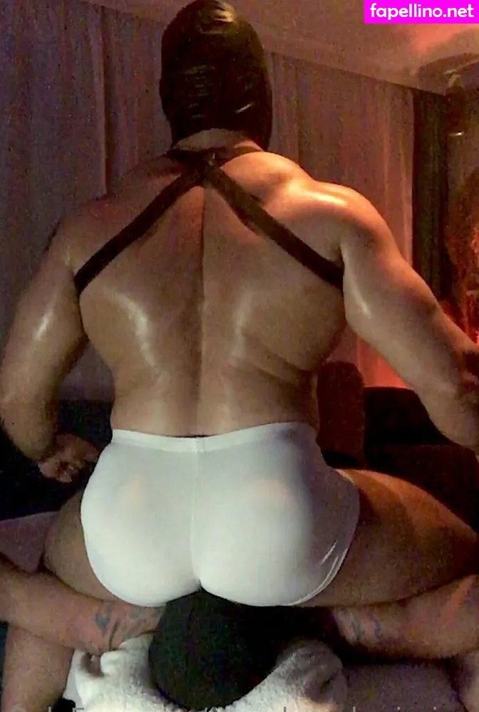 cravin_que, muscle_submission Nude Leaked OnlyFans Photo #55xywRO3Jh
