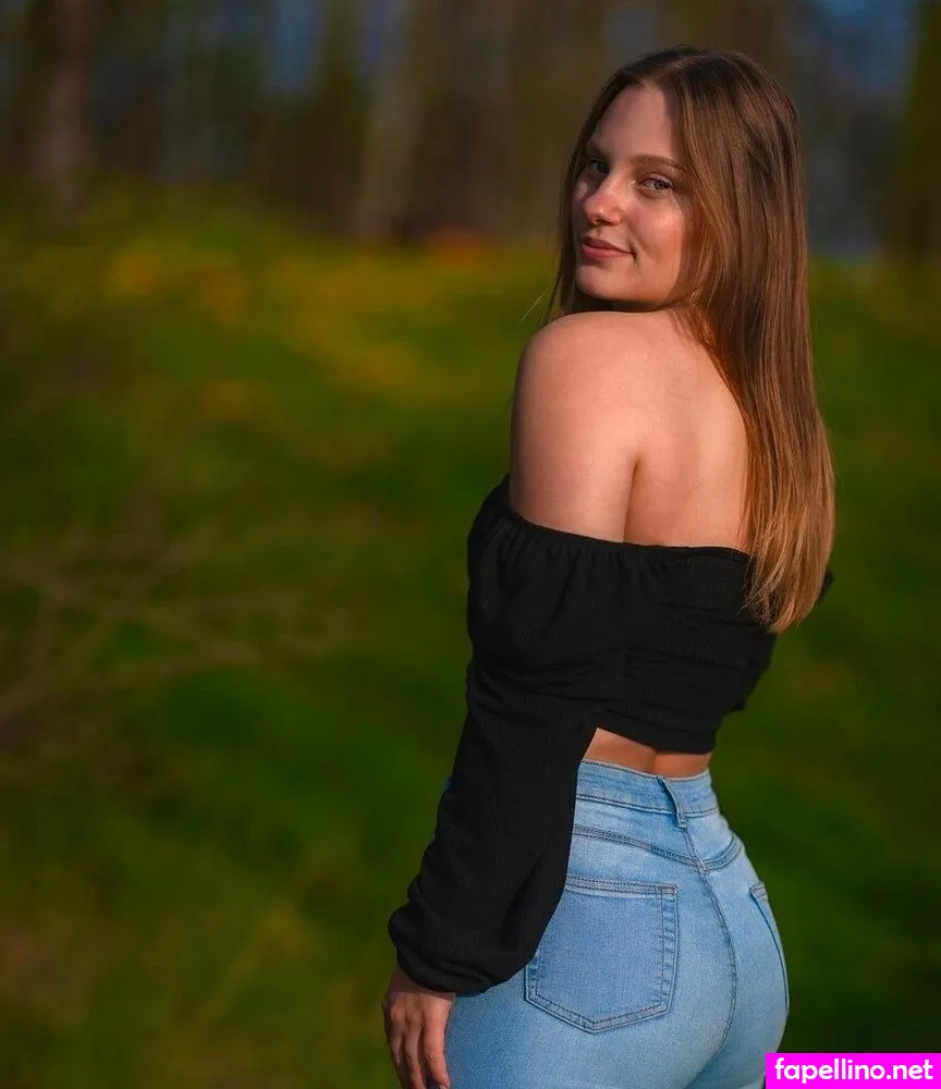 mxchxllx.s Nude Leaked OnlyFans Photo #8AwInB3f2X