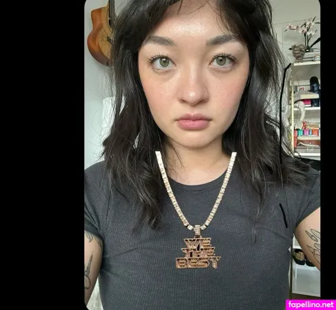 Mxmtoon Main Profile Photo