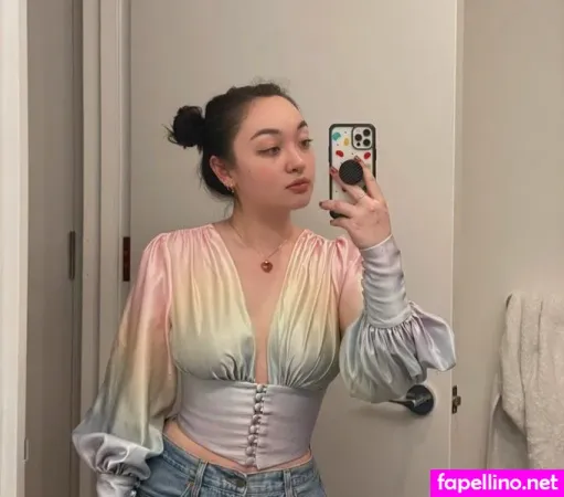 Mxmtoon OnlyFans Thumbnail #NwHrYYLtDz