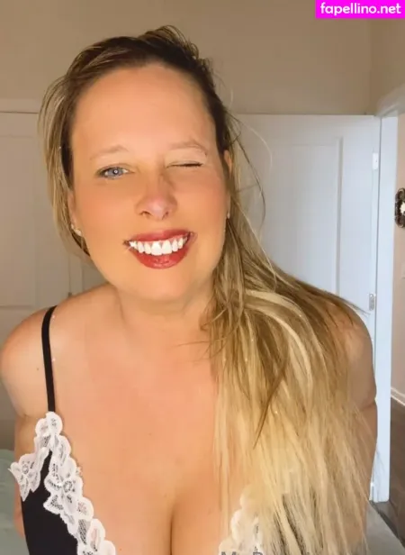 My Ruby Lips Paid OnlyFans Thumbnail #4cmzbATuJr