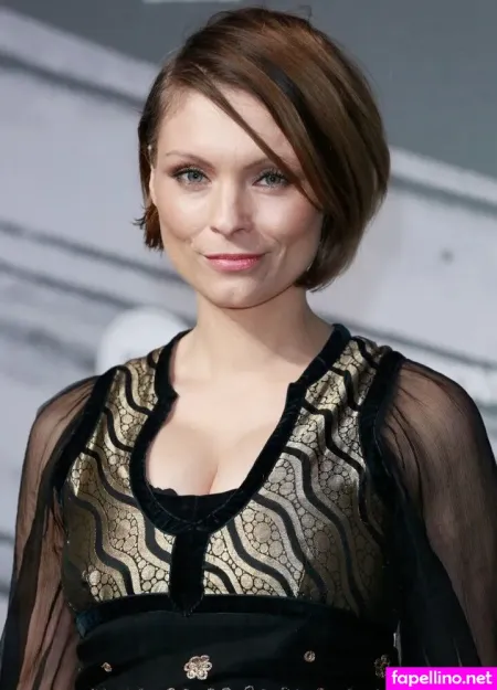 Myanna Buring OnlyFans Thumbnail #c8YA1IPT34
