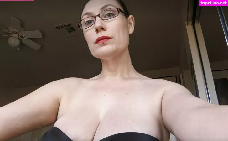 Mydadswife OnlyFans Thumbnail #iOOCx4ZXA8