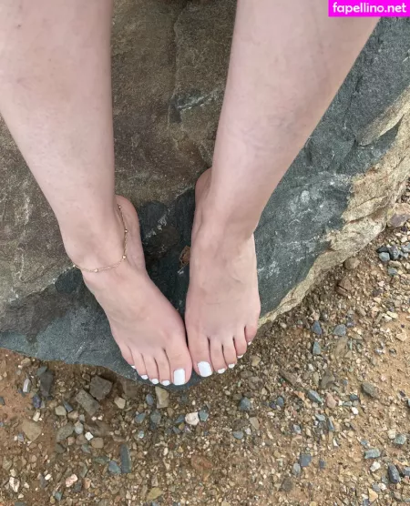 Mylittletoes93 OnlyFans Thumbnail #v2ypGiEkQZ