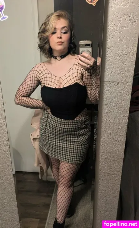 Mylovemaeve OnlyFans Thumbnail #9UElbA6F5e