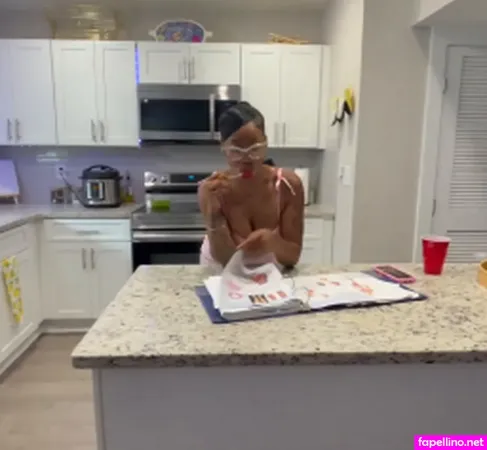 Mynamegucci OnlyFans Thumbnail #jVqBJ0jvxd