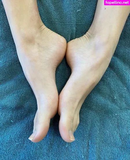 Myposedtoes OnlyFans Thumbnail #PCj2BF4Nw7