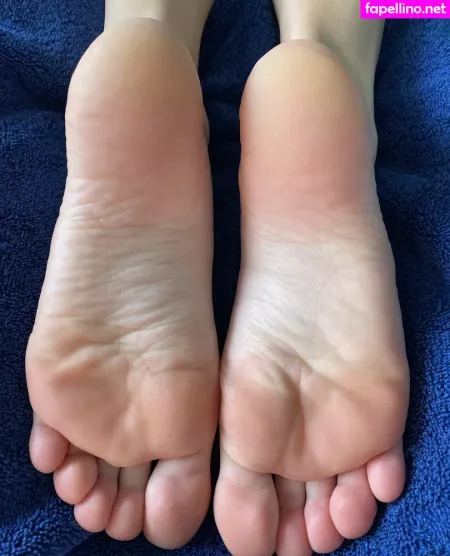 Myposedtoes OnlyFans Thumbnail #QAIfJG51JL