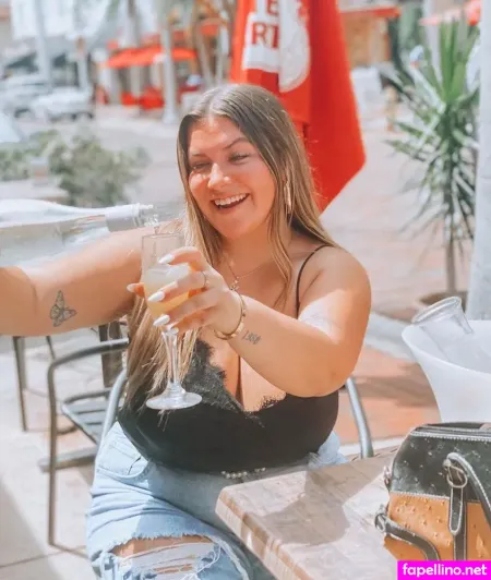 Myra Lynn OnlyFans Thumbnail #sc4YN6WfKj