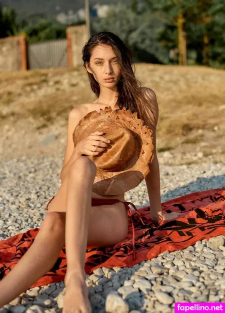 Myriem Boukadida OnlyFans Thumbnail #UEzdkG1KfH