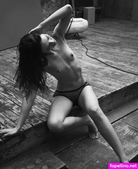 Myrtille Revemont OnlyFans Thumbnail #4iqfO9wlp1