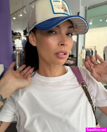 Myteradisefree OnlyFans Thumbnail #K4Hk8sMLJ7