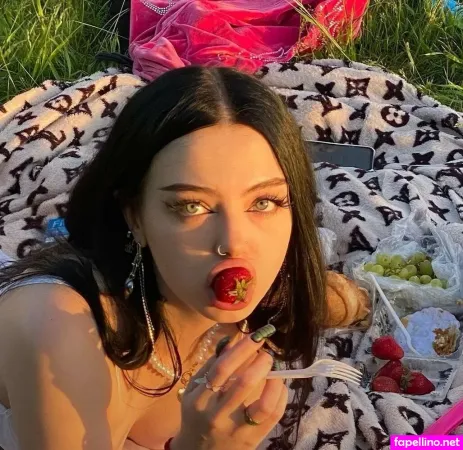 N Gorbatova OnlyFans Thumbnail #XlJp8Fcmrp