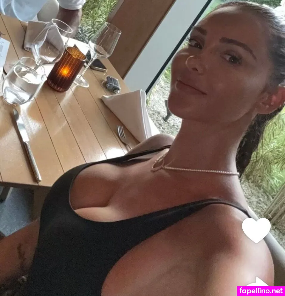 nabilla, nabilla_oficiel Nude Leaked OnlyFans Photo #QWwNahd9Qm