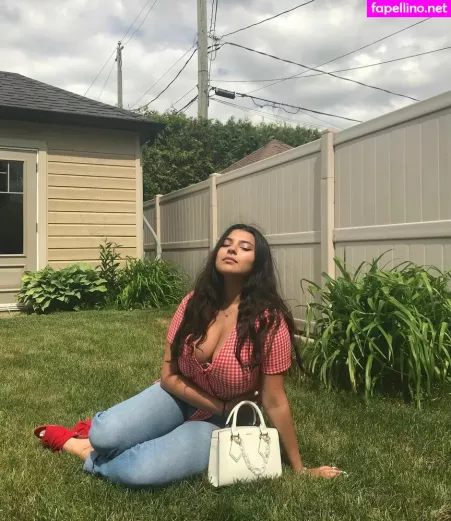 Nada C OnlyFans Thumbnail #tAieBw1rAg