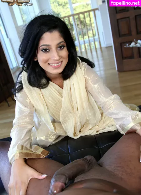 Nadia Ali OnlyFans Thumbnail #AWompc9BfU
