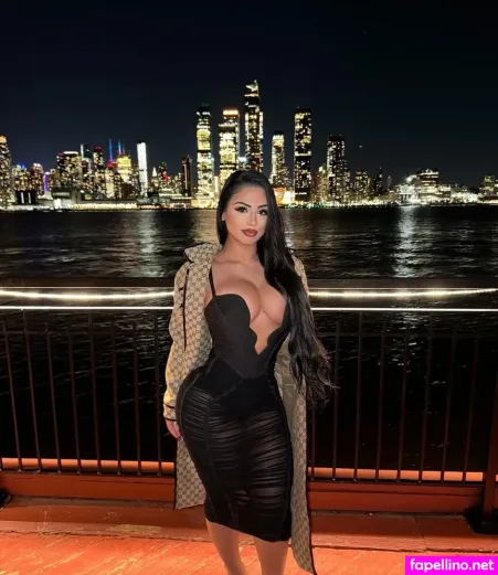 Nadia Khar 7 OnlyFans Thumbnail #PPPBILnOD4