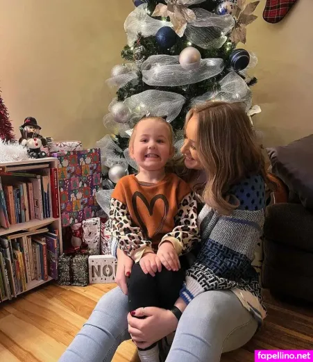 Nadia Meunier OnlyFans Thumbnail #MNWNbROdcO