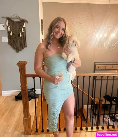 Nadia Meunier OnlyFans Thumbnail #iYgkmoOCPS