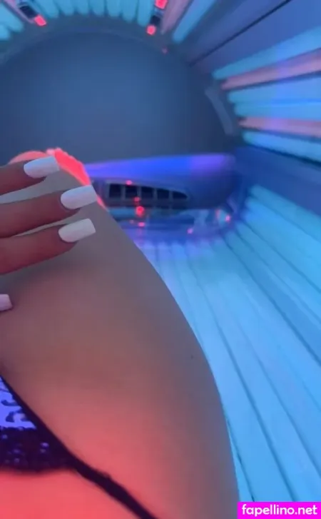 Nadia Offenbach OnlyFans Thumbnail #on4sJ5tdOD