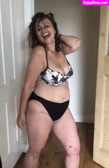 Nadia Sawalha OnlyFans Thumbnail #D73jitZLoF